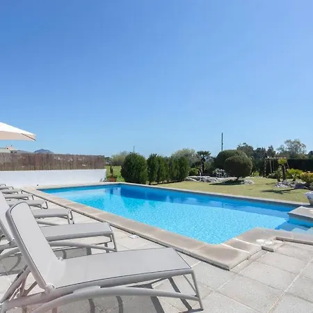 Garu - Beautiful Walking Distance To Villa