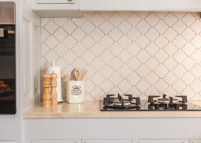 Villa Garu - Beautiful Walking Distance To *