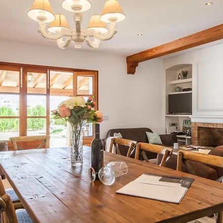 Garu - Beautiful Walking Distance To *